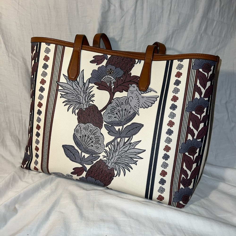 Beautiful Like New Condition Tori Tote